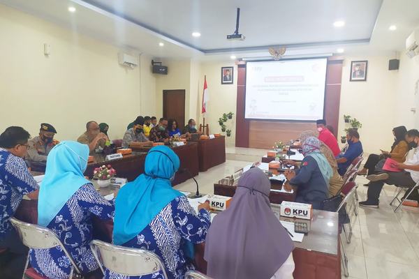 KPU KOTA MAGELANG UMUMKAN HASIL VERIFIKASI, DOKUMEN KEDUA BAPASLON MASIH PERLU PERBAIKAN