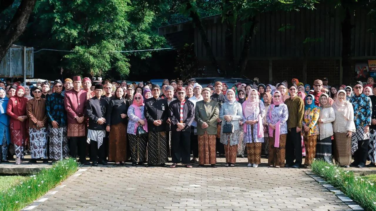 Momentum ASN Kota Magelang Berbusana Adat di Hari Kartini