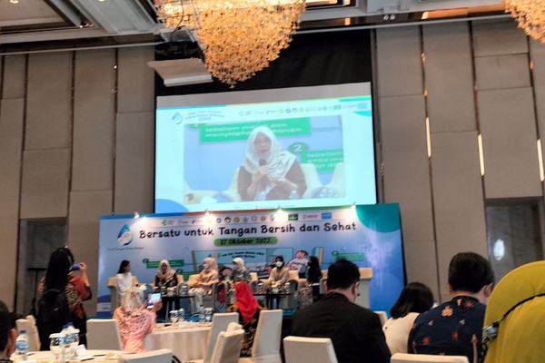 PERAN PEREMPUAN DALAM MENGKAMPANYEKAN SBS DAN CTPS