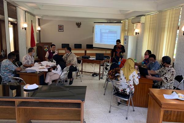 TARGETKAN INDEKS SPBE NAIK, KOTA MAGELANG GELAR DESK EVALUASI MANDIRI MARATHON SELAMA DUA HARI
