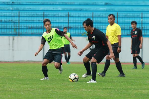 Final Pertandingan Sepak Bola Hari Bhayangkara ke-76, Pemkot Magelang Melawan PERADI Magelang
