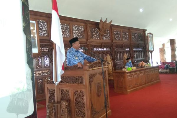 HARI INI WALI KOTA MAGELANG MENGAMBIL SUMPAH/JANJI 172 PNS