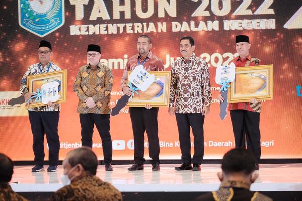 Kota Magelang Sabet Taspen Awards dan Peringkat Dua Kota dengan Pendapatan Daerah Tertinggi di Indonesia