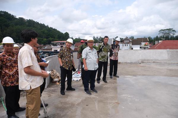 Wali Kota Tinjau Lapangan Paket Pekerjaan Strategis Kota Magelang