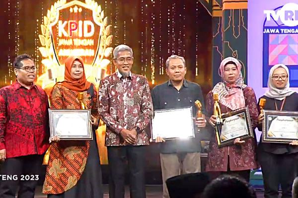 Radio Magelang FM Raih Penghargaan Anugerah Penyiaran KPID Jateng 2023