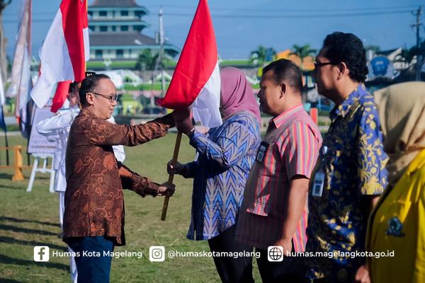 Gerakan Pembagian Bendera Merah Putih, Kuatkan Patriotisme dan Kedamaian Pemilu 2024 di Kota Magelang