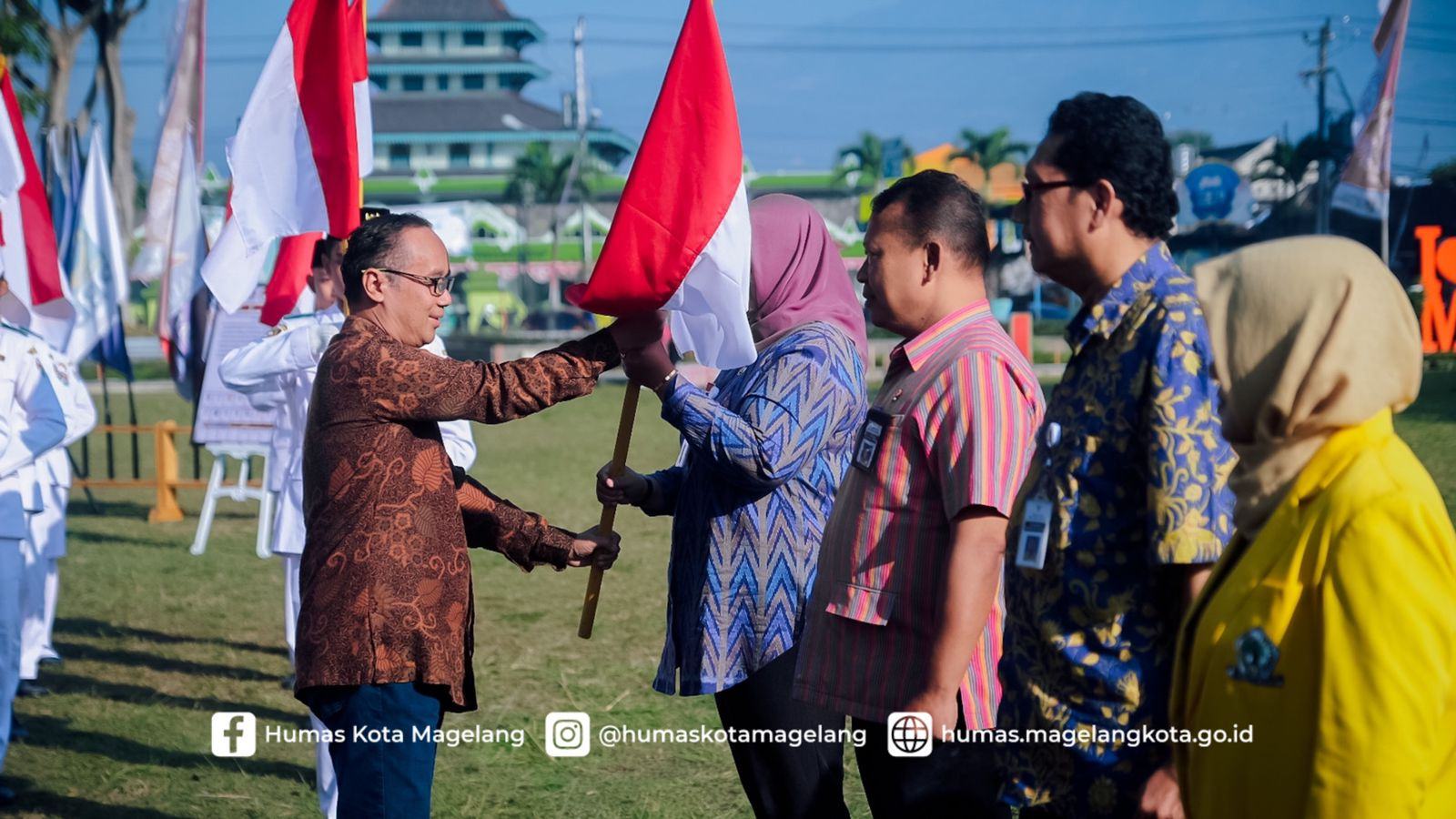 Gerakan Pembagian Bendera Merah Putih, Kuatkan Patriotisme dan Kedamaian Pemilu 2024 di Kota Magelang