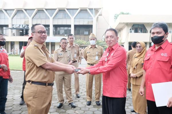 Pemkot Serahkan Bantuan 1 Unit Ambulans Kepada PMI Kota Magelang
