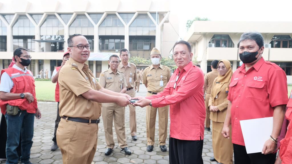 Pemkot Serahkan Bantuan 1 Unit Ambulans Kepada PMI Kota Magelang