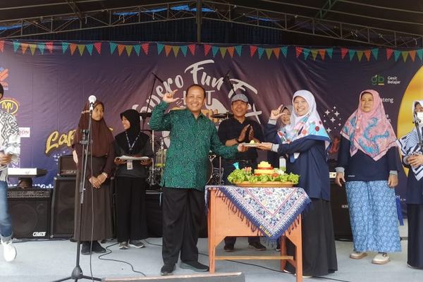 SMPN 2 Magelang Rayakan HUT Ke-73 Meriah dan Penuh Makna