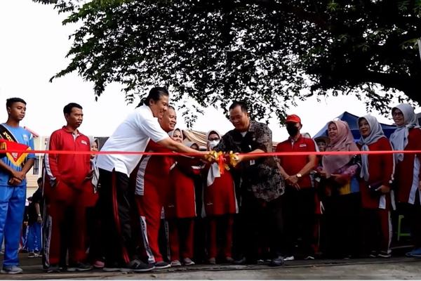 HUT ke-43, SMAN 2 Magelang Gelar Jalan Santai hingga Pameran Karya