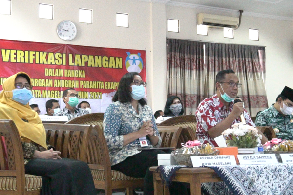 PENGARUSUTAMAAN GENDER INDIKATOR PEMBANGUNAN MANUSIA