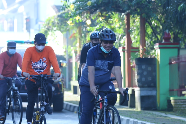 GOWES PERDANA WALI KOTA BERSAMA JAJARAN PEMKOT MAGELANG