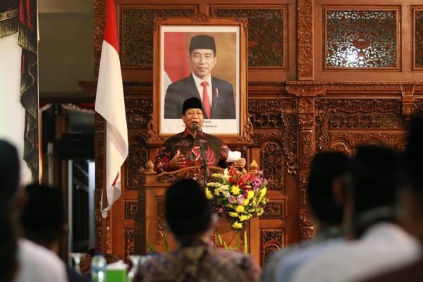 KHIDMAT GELAR MALAM TASYAKURAN HUT RI, WALI KOTA HIMBAU MASYARAKAT BERKARYA TANPA BATAS DAN CANCUT TALIWONDO WUJUDKAN KESEHATAN SEMESTA