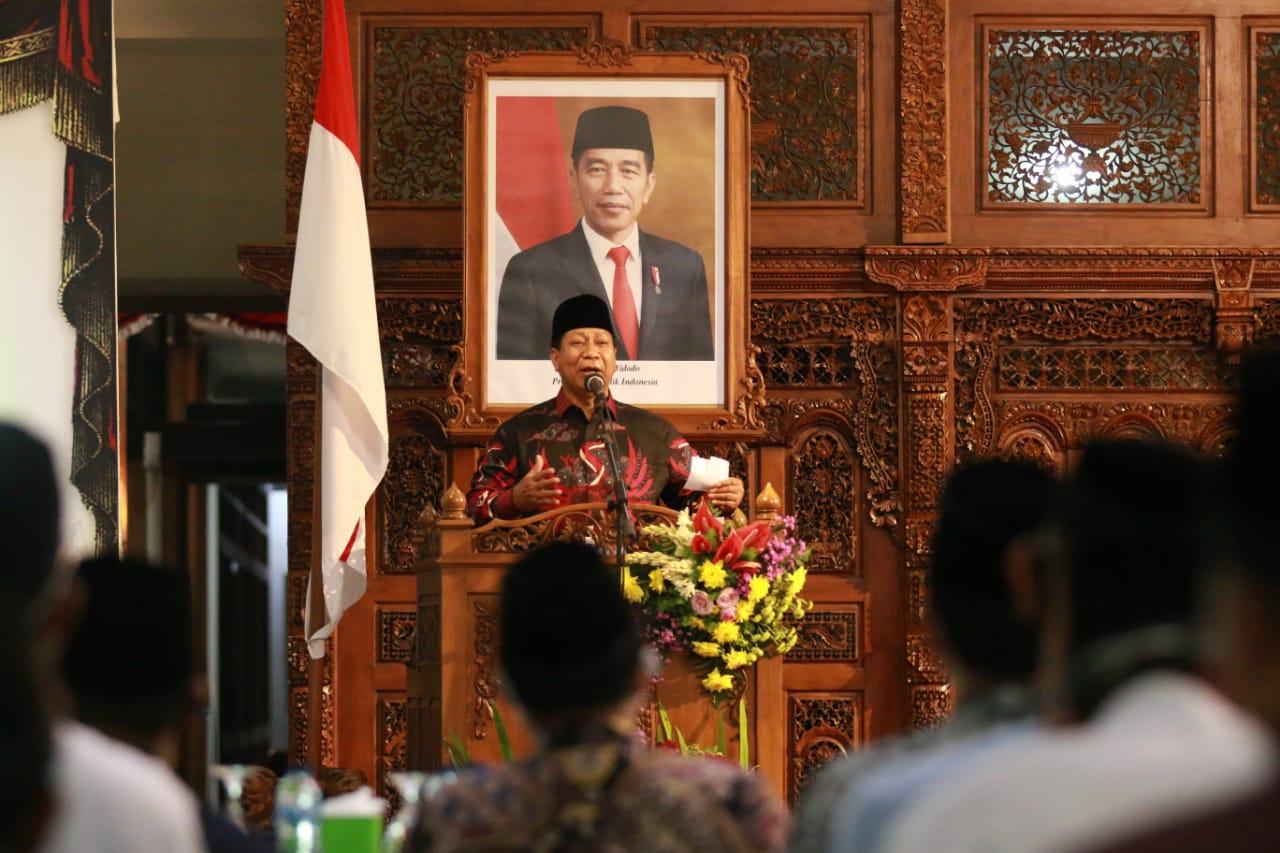 KHIDMAT GELAR MALAM TASYAKURAN HUT RI, WALI KOTA HIMBAU MASYARAKAT BERKARYA TANPA BATAS DAN CANCUT TALIWONDO WUJUDKAN KESEHATAN SEMESTA
