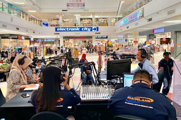 SEMARAKKAN HARI RADIO NASIONAL, DISKOMINSTA KOTA MAGELANG PARTISIPASI DALAM RADIO MALL