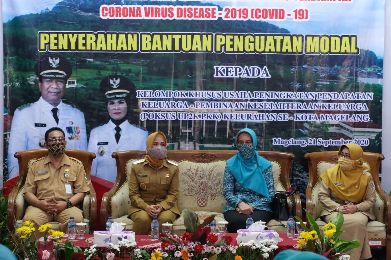 PEMERINTAH KOTA MAGELANG SALURKAN BANTUAN PENGUATAN MODAL POKSUS UP2K PKK