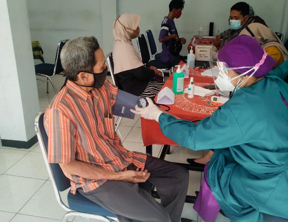 PEDAGANG PASAR KOTA MAGELANG MULAI VAKSIN COVID-19 HARI INI