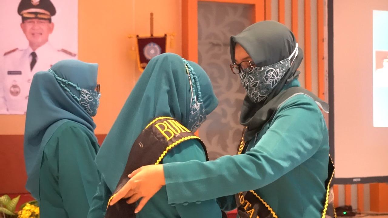 PELANTIKAN TP PKK DAN PENGUKUHAN BUNDA PAUD DIHARAPKAN MAMPU BANGUN KARAKTER ANAK BANGSA