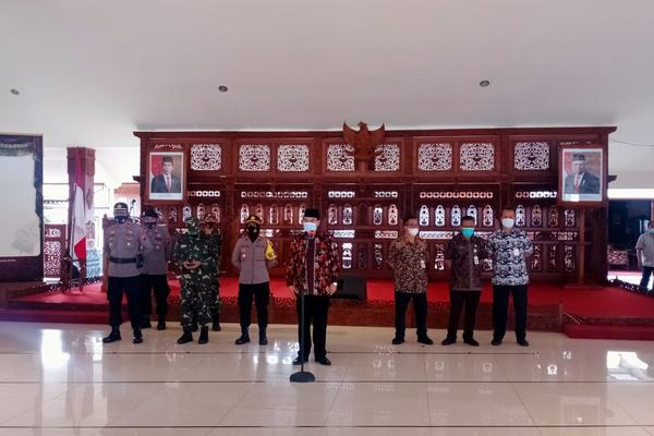 Pemkot Beri Bingkisan Lebaran Untuk Babinsa dan Bhabinkamtibmas Se-Kota Magelang