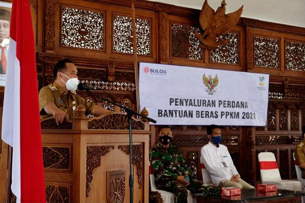 11.124 Warga Kota Magelang Terima Bantuan Beras dari Kemensos