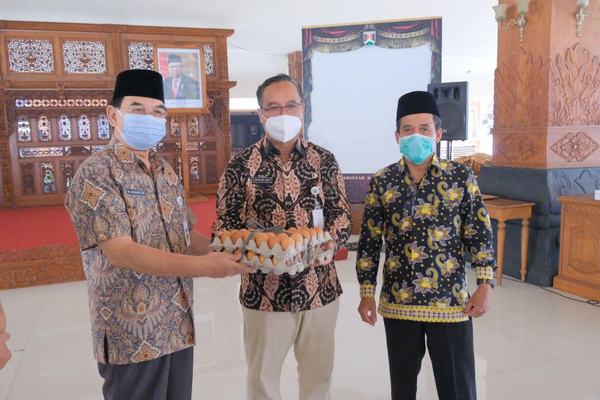 Nakes di Kota Magelang Dapat Sumbangan 510 Kilogram Telur Ayam