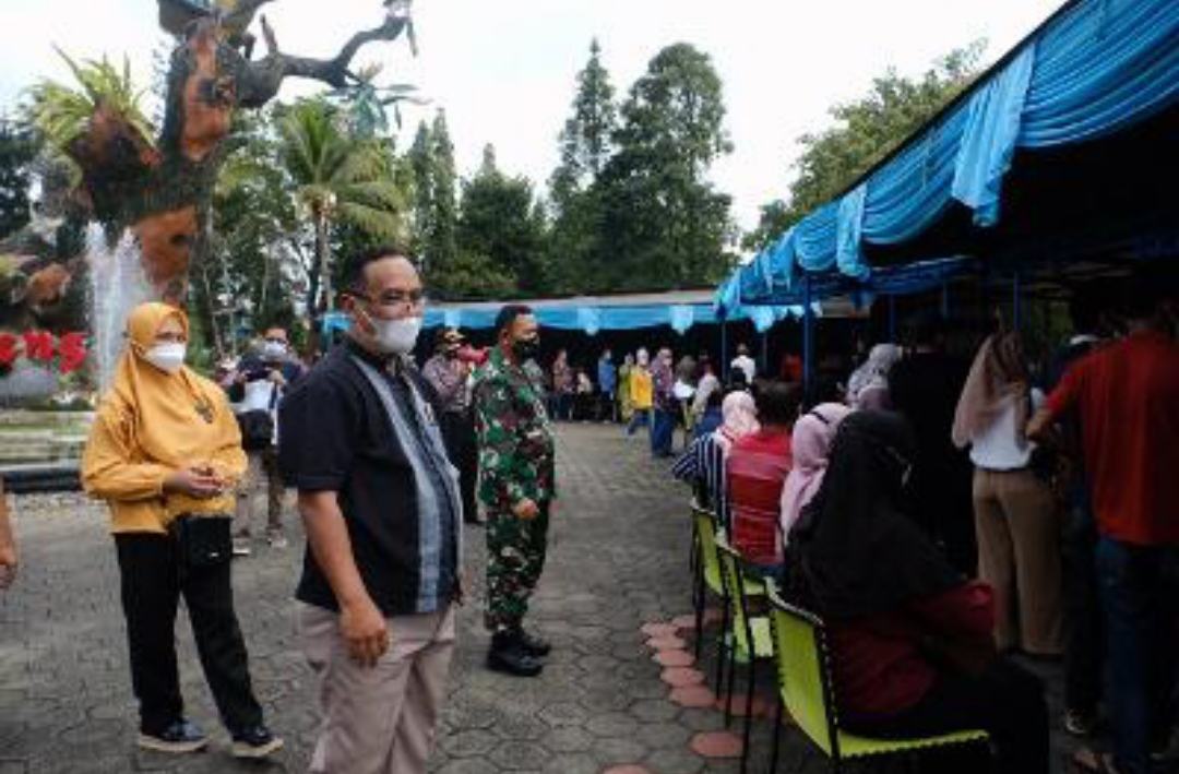 "Wisata Vaksin" di Taman Kyai Langgeng Agar Warga Tertarik Vaksin Covid-19
