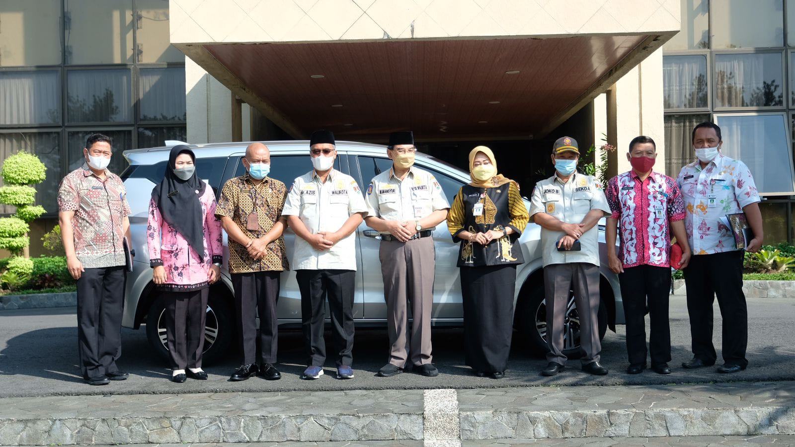 Pemkot Serahkan Bantuan Mobil Operasional Bagi UPPD Kota Magelang