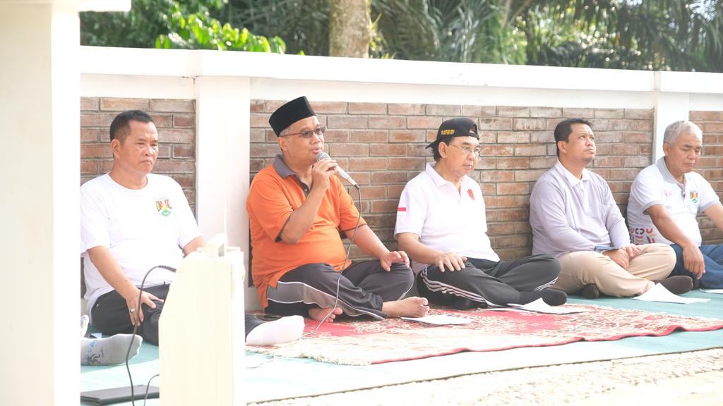 Satukan Tekad Sukseskan Rodanya Mas Bagia, Camat dan Lurah Diajak Naik Gunung Tidar