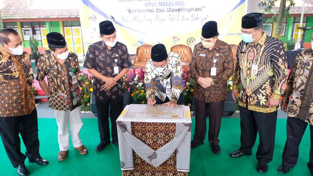 Dokter Aziz: Pendidikan Harus Lahirkan Generasi Berkarakter Hebat