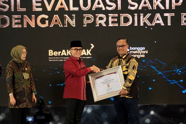 Pemkot Magelang Terima Penghargaan SAKIP Predikat BB
