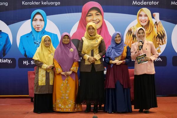 Peran Penting Orang Tua Merajut Cinta Mengantar Anak Maju Sehat dan Bahagia