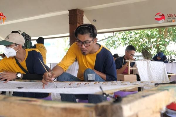 PEMBATIK DISABILITAS KOTA MAGELANG EKSIS DALAM PAMERAN
