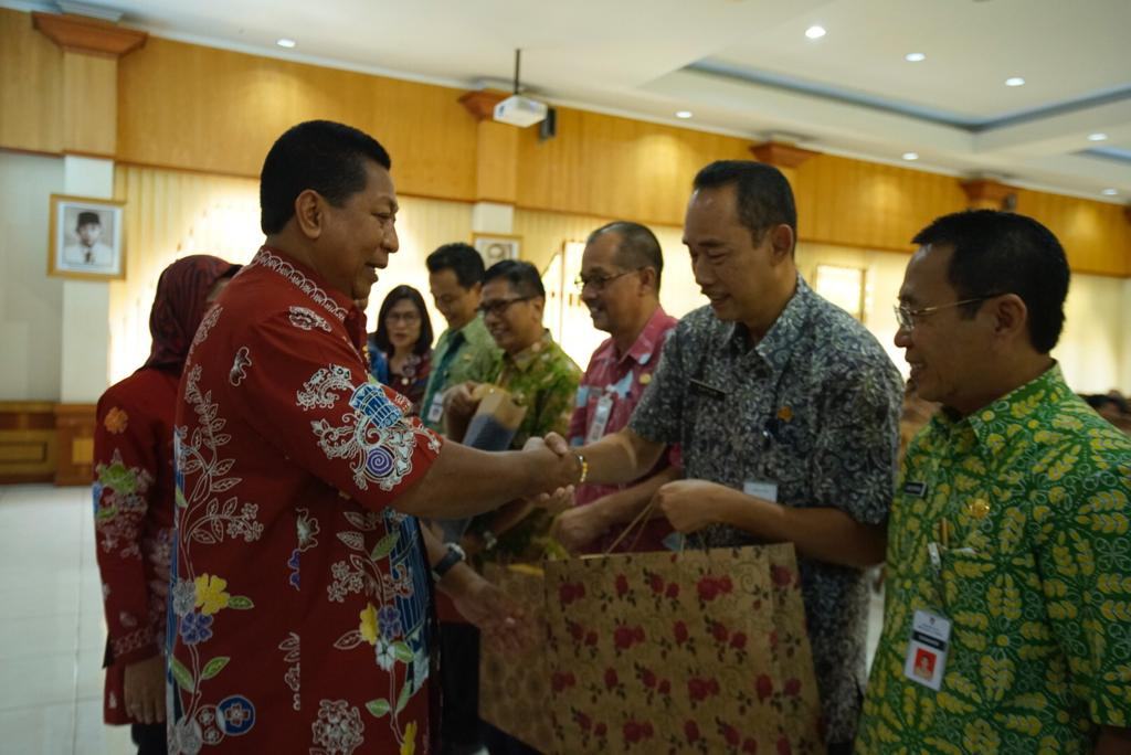 Capaian Realisasi Fisik dan Keuangan Tahun Anggaran 2018 diatas 90 Persen, Diskominsta Mendapat Penghargaan dari Walikota