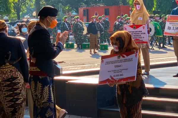 KOMIT DAN INOVATIF DALAM EFISIENSI ENERGI, PEMERINTAH KOTA MAGELANG RAIH JUARA 1 GERAKAN HEMAT ENERGI DAN AIR TINGKAT PROVINSI TAHUN 2020