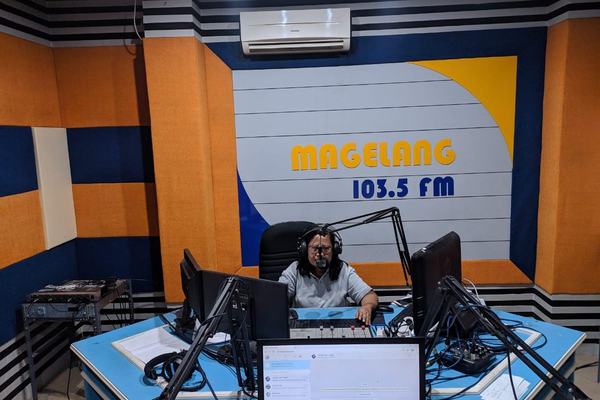 PERINGATI HARI RADIO NASIONAL, KPID AJAK RADIO BERINOVASI MENGAMBIL HATI NETIZEN DI TENGAH PERSAINGAN MEDIA DIGITAL