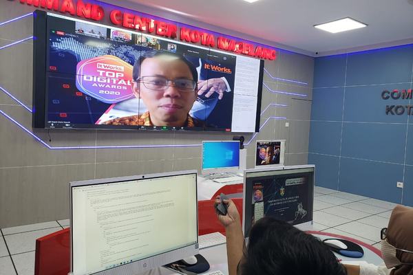KOTA MAGELANG RAIH TOP DIGITAL AWARDS 2020
