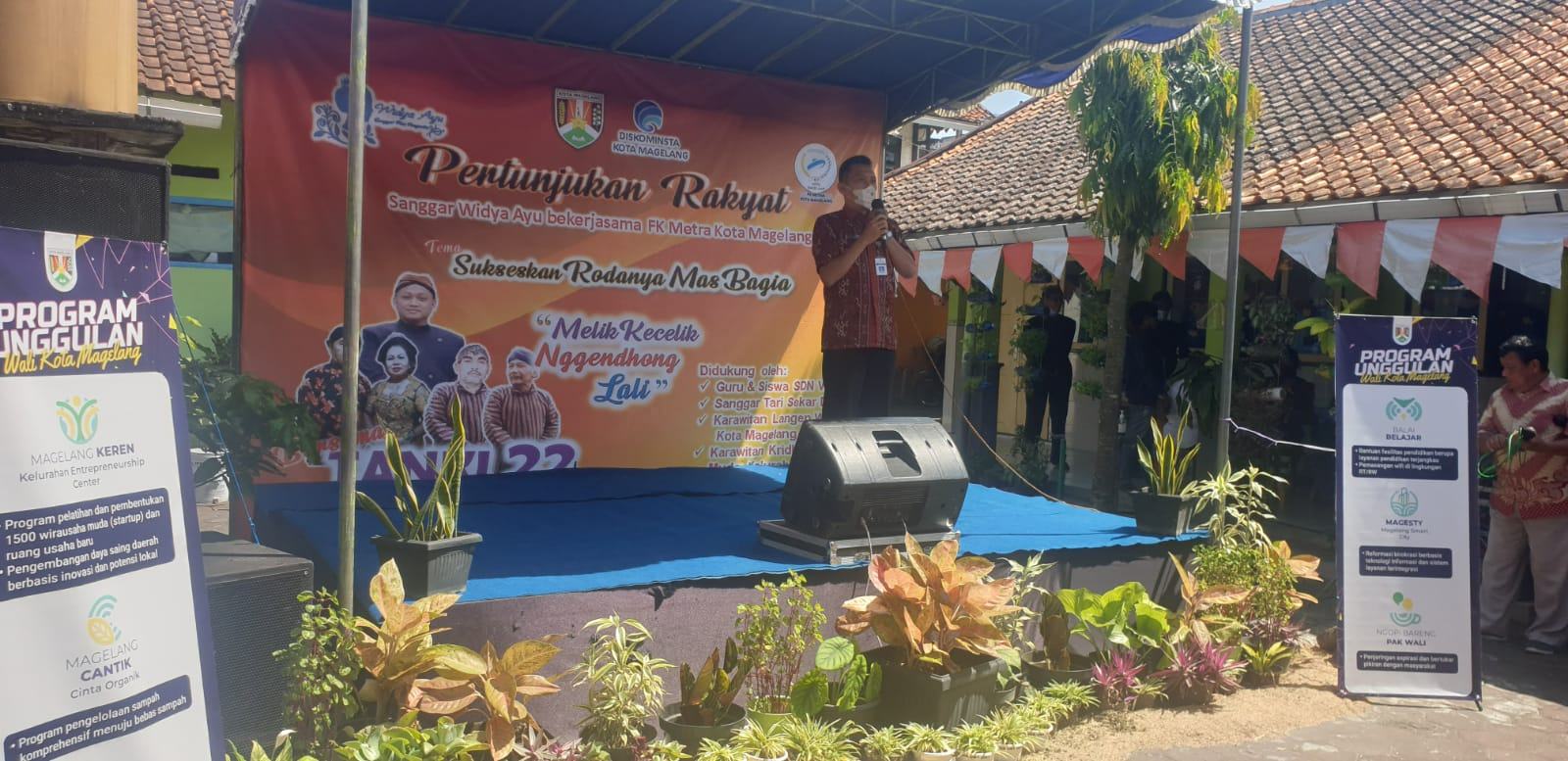 Sosialisasi Program Unggulan Wali Kota Magelang melalui Pertunjukan Rakyat