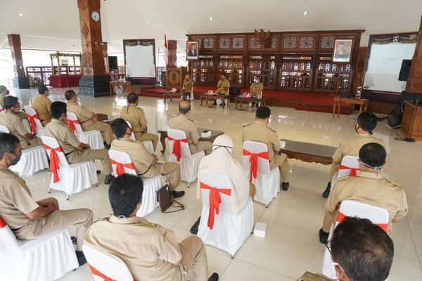 WALI KOTA MAGELANG IMBAU CAMAT DAN LURAH AGAR PASTIKAN SITUASI KONDUSIF SELAMA PANDEMI DAN PILKADA