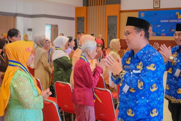 Sekolah Lansia Kota Magelang Wujudkan Lansia Sehat dan Produktif