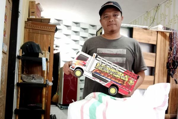Wahid Isrodin, PHK Membawanya Jadi Juragan “Truk”