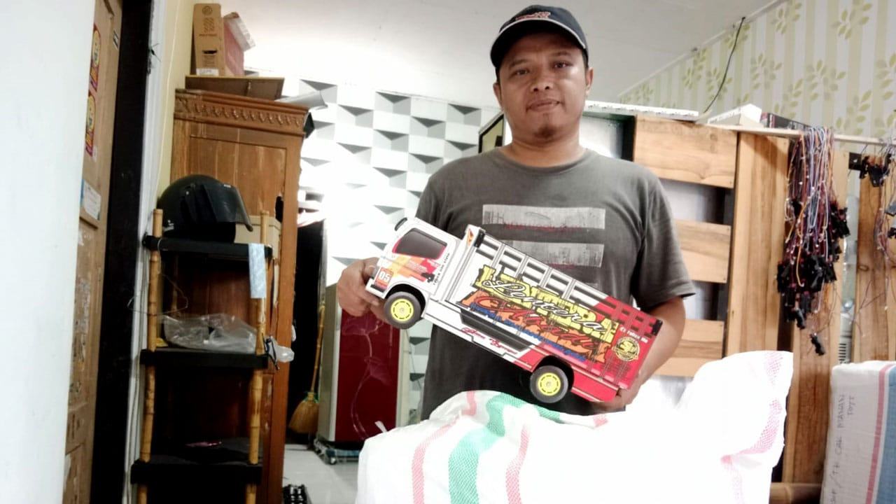 Wahid Isrodin, PHK Membawanya Jadi Juragan “Truk”