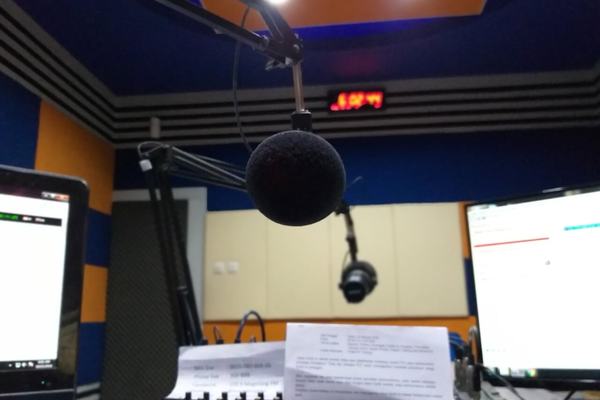 RADIO HARUS ANDIL SUKSEKSAN PILKADA 2020 MELALUI PROGRAM EDUKATIF