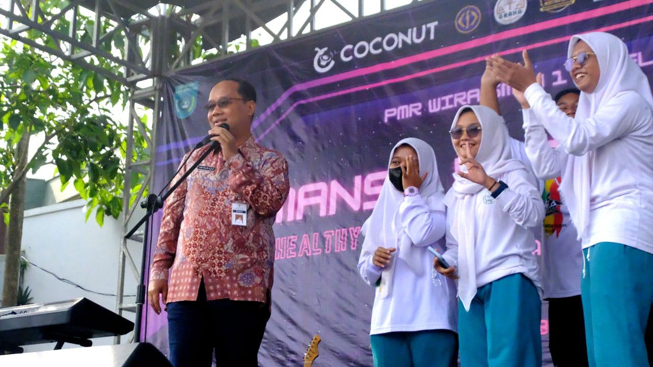Dokter Azis Beri Motivasi di Acara Smansa Healthy Day