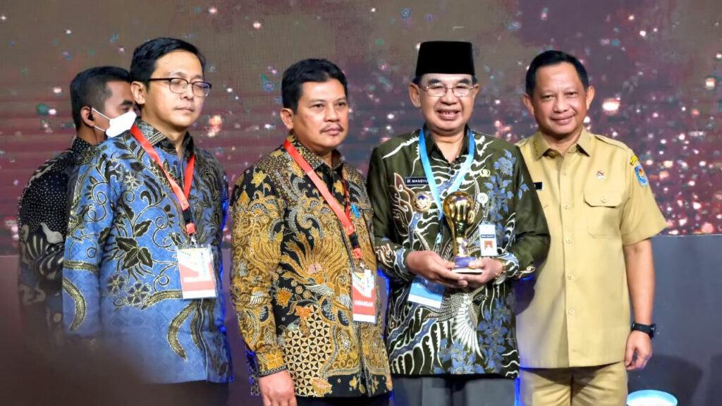 Kota Magelang Dapat Penghargaan Universal Health Coverage 2023