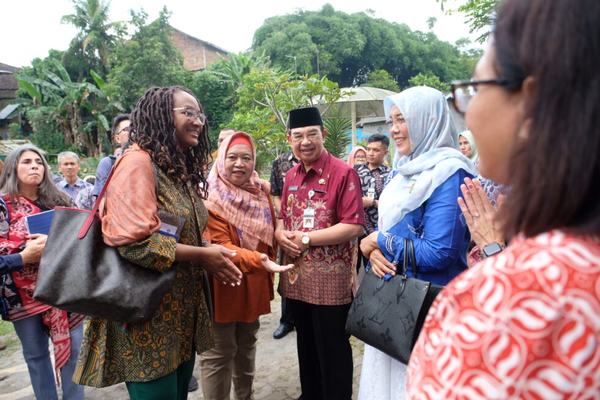Tim USAID Washington DC Tinjau Program Pembangunan Air Minum dan Sanitasi Kota Magelang