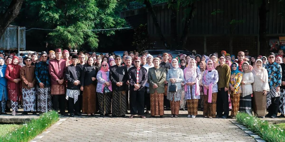 Momentum ASN Kota Magelang Berbusana Adat di Hari Kartini