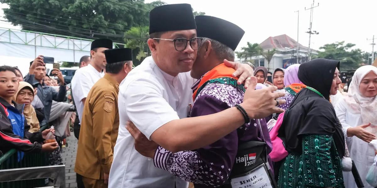 Mas Damar Lepas Jamaah Calon Haji, "Mohon Doakan Kota Magelang di Tanah Suci"