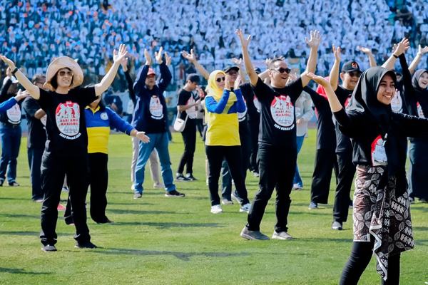 14.000 Pelajar Se-Kota Magelang Serempak Menari Gundul-Gundul Pacul