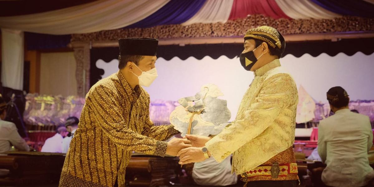 Pagelaran Wayang Kulit untuk Sosialisasi Ketentuan Bidang Cukai di Kota Magelang